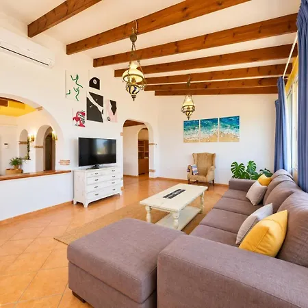 Hébergement de vacances Casa De Playa Con Piscina Estilo Rustico *